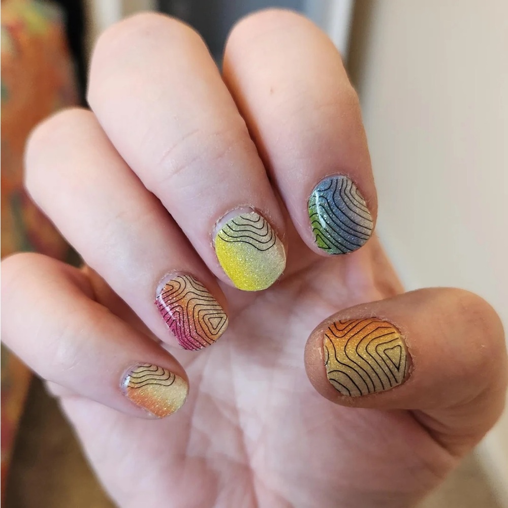 *Retired* Color Street: Out of Line | Black Squiggly Lines Clear Overlay Stripes - Picture 6 of 12